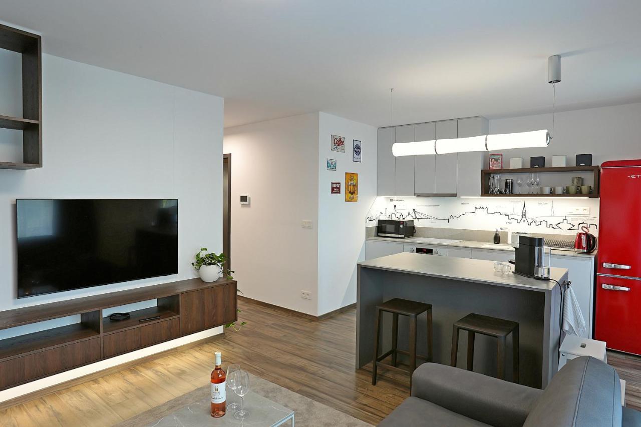 Modern Apartment Near The City Centre Urban Братислава Екстериор снимка