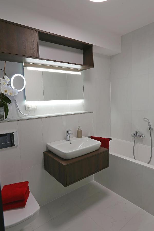 Modern Apartment Near The City Centre Urban Братислава Екстериор снимка