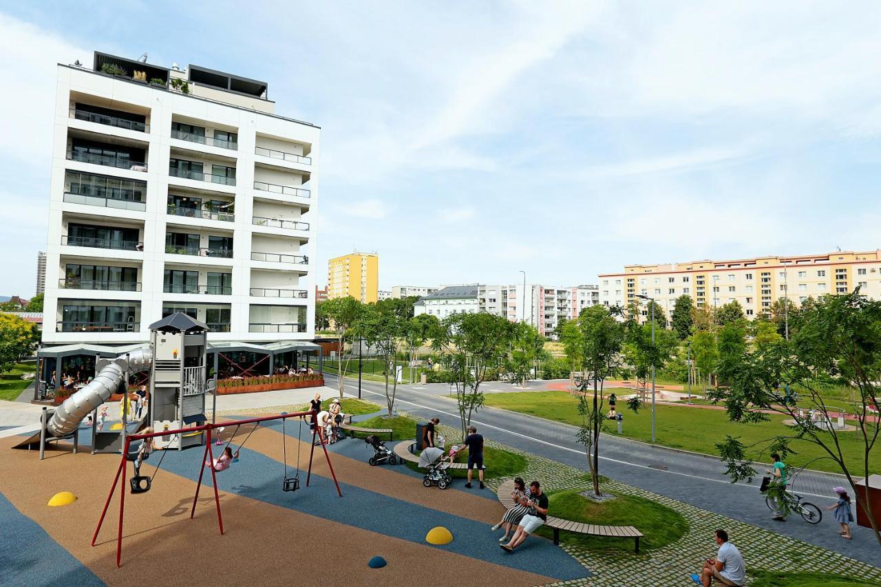 Modern Apartment Near The City Centre Urban Братислава Екстериор снимка